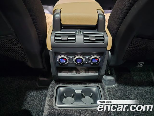 Land Rover Defender 2026 — photo 14