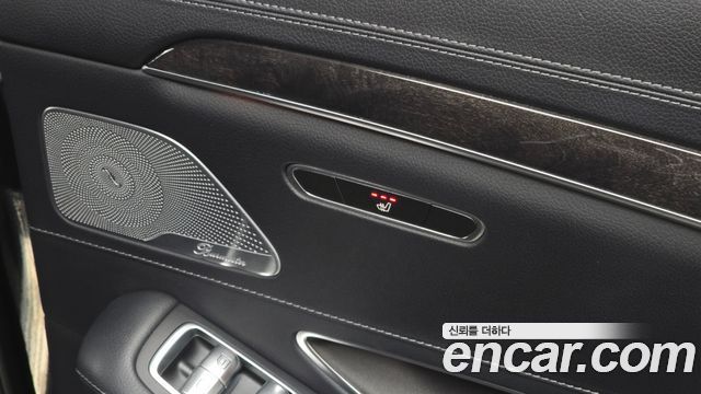 Mercedes-Benz S-Class 2019 — photo 18