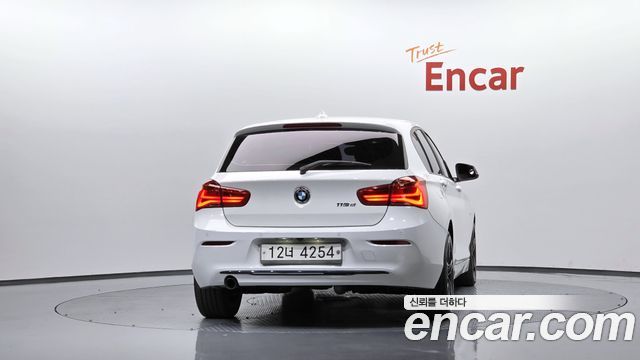 BMW 1-Series 2017 — photo 4