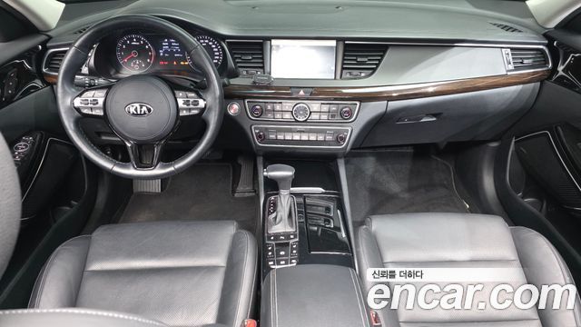 Kia K7 2019 — photo 10