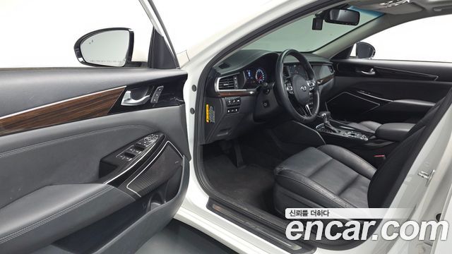 Kia K7 2019 — photo 13