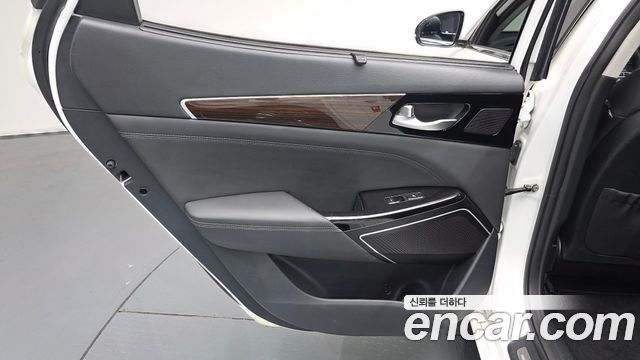 Kia K7 2019 — photo 15