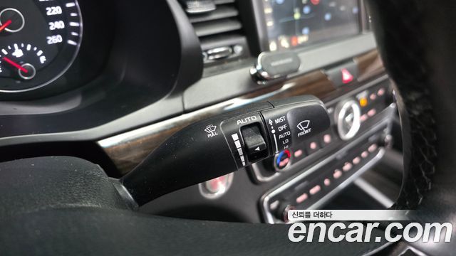 Kia K7 2019 — photo 29