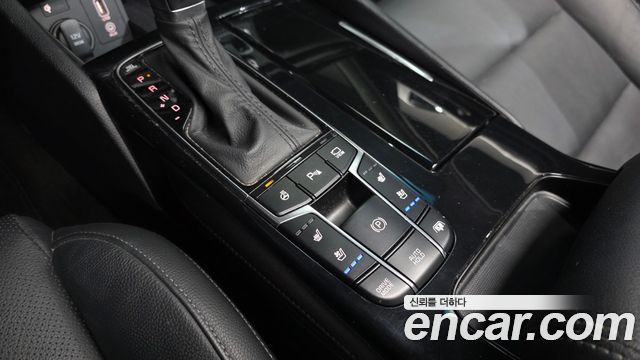 Kia K7 2019 — photo 33