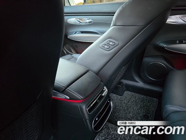 Genesis GV70 2024 — photo 9