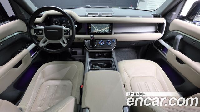 Land Rover Defender 2020 — photo 10