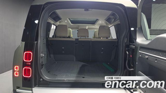 Land Rover Defender 2020 — photo 25