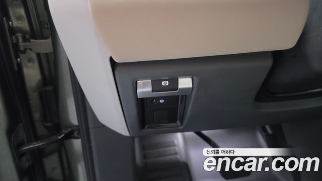 Land Rover Defender 2020 — photo 37