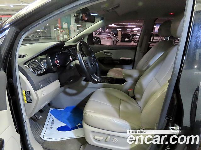 Kia Canival 2016 — photo 6