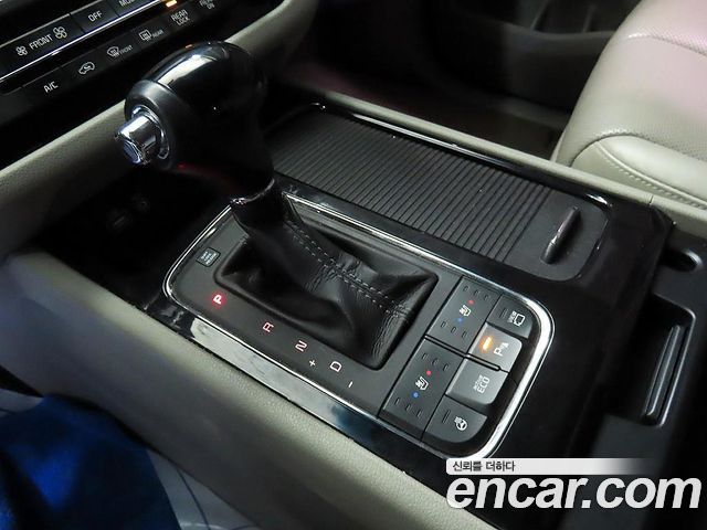 Kia Canival 2016 — photo 12