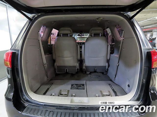 Kia Canival 2016 — photo 17