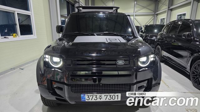 Land Rover Defender 2026 — photo 1