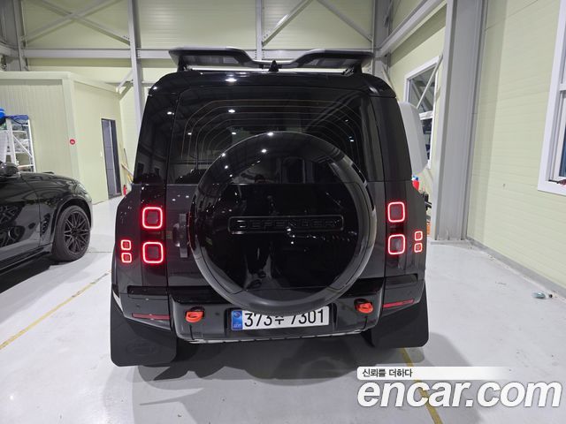 Land Rover Defender 2026 — photo 3