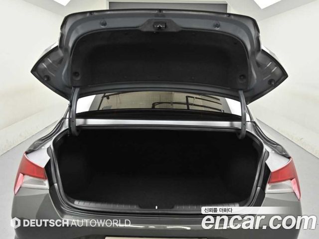 Hyundai AVANTE 2022 — photo 19