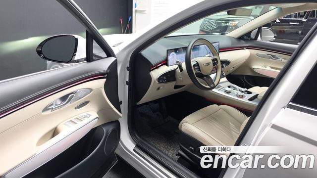 Genesis GV70 2025 — photo 13