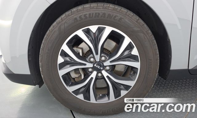 Kia Canival 2023 — photo 5