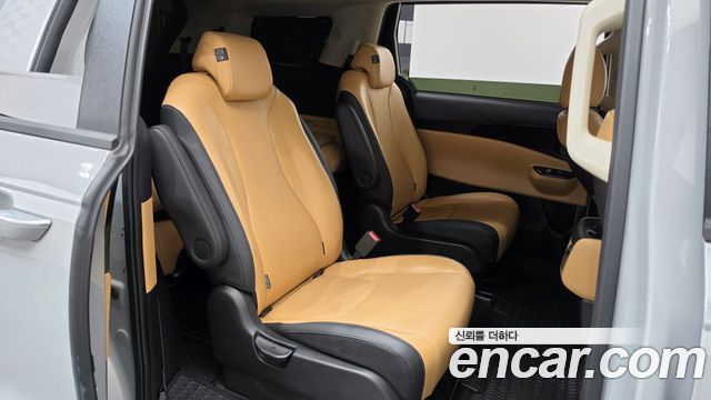 Kia Canival 2023 — photo 17