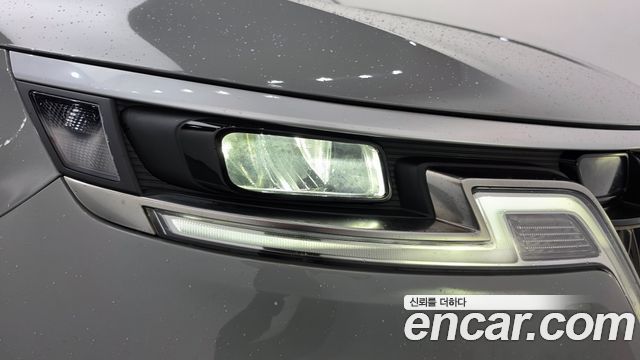 Kia Canival 2023 — photo 8