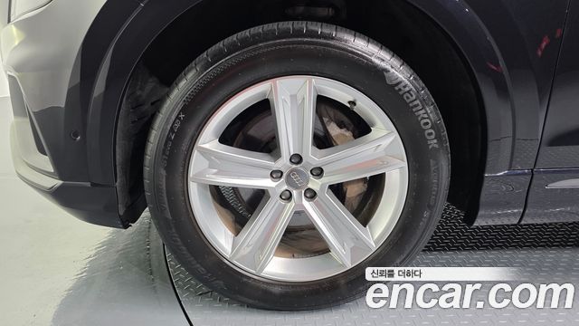 Audi Q8 2021 — photo 5