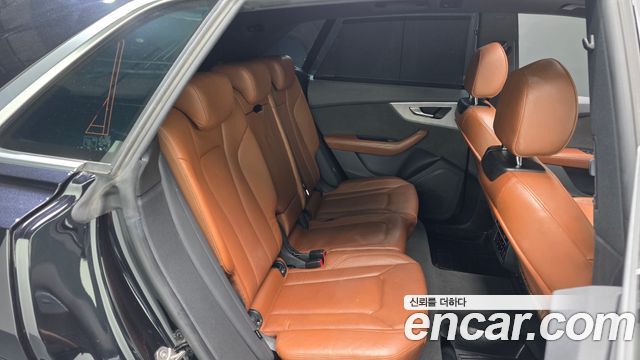 Audi Q8 2021 — photo 17