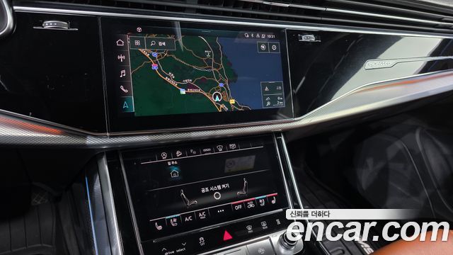Audi Q8 2021 — photo 20
