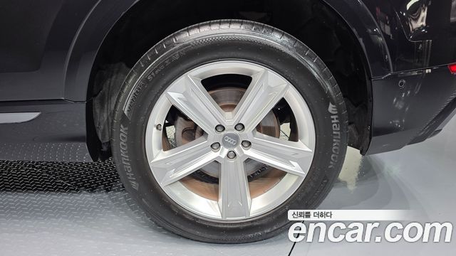 Audi Q8 2021 — photo 7