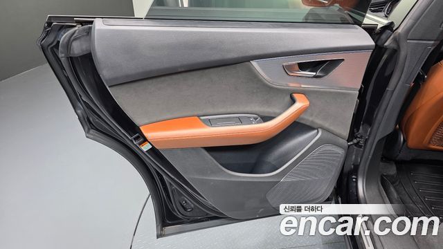 Audi Q8 2021 — photo 15