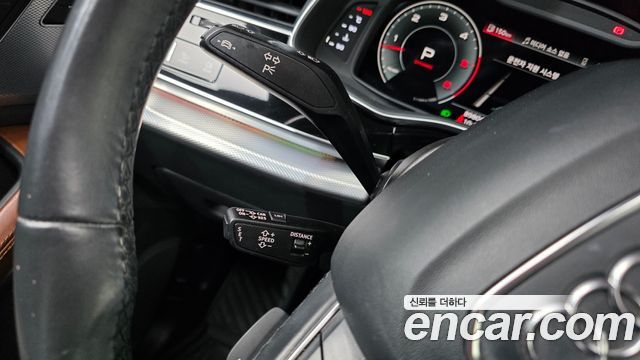 Audi Q8 2021 — photo 27