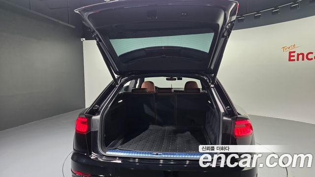 Audi Q8 2021 — photo 31