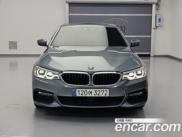 BMW 5-Series 2017 — photo 2