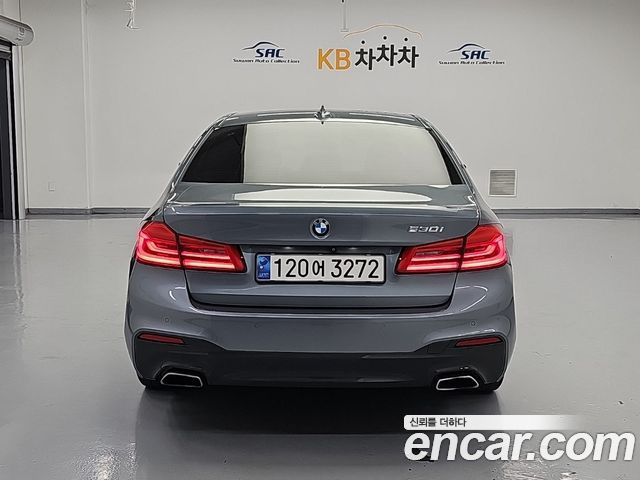 BMW 5-Series 2017 — photo 3