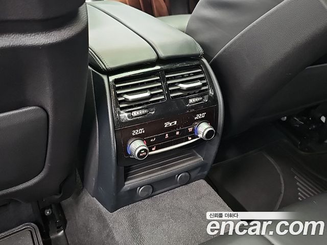 BMW 5-Series 2017 — photo 13