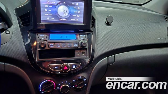 Hyundai Accent 2014 — photo 10