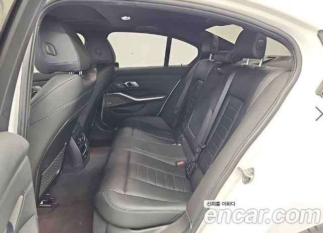 BMW 3-Series 2022 — photo 12