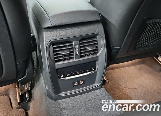 BMW 3-Series 2022 — photo 13