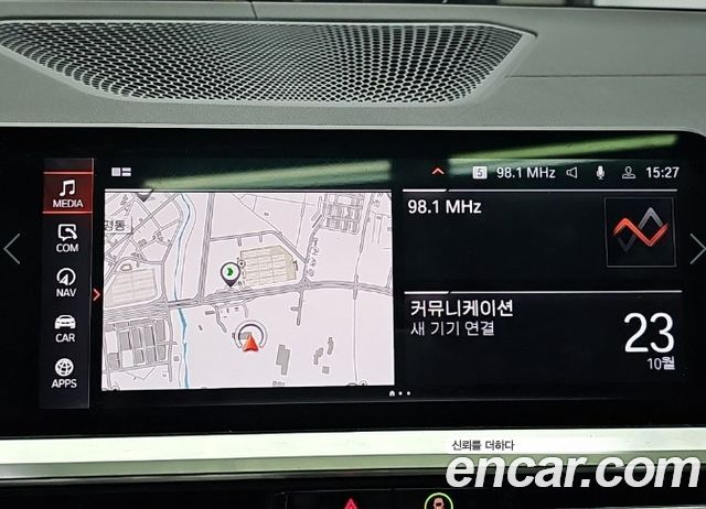 BMW 3-Series 2022 — photo 15