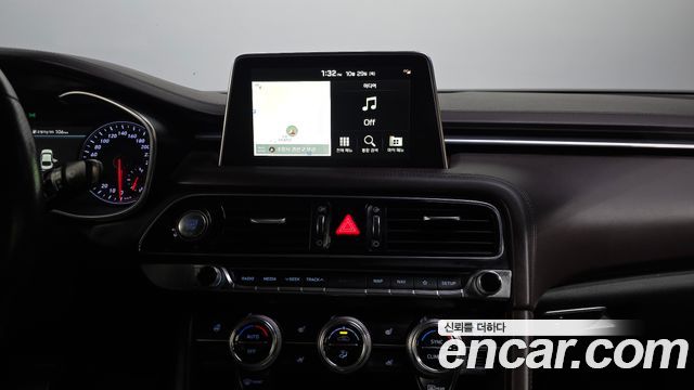 Genesis G70 2018 — photo 20