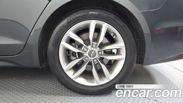 Genesis G70 2018 — photo 7