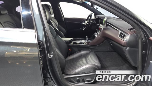 Genesis G70 2018 — photo 16