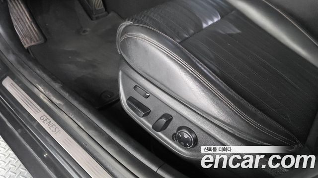 Genesis G70 2018 — photo 30