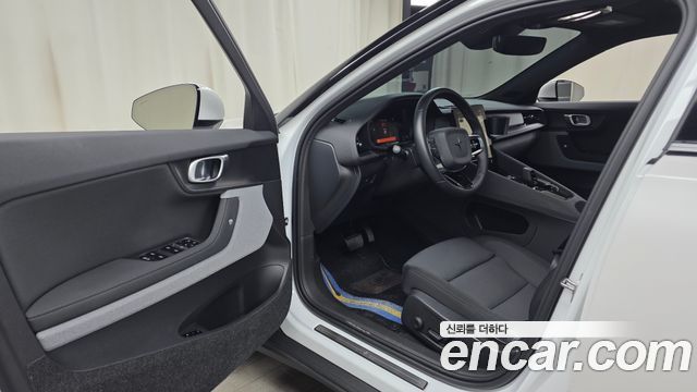 Polestar Polestar 2 2023 — photo 13