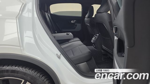 Polestar Polestar 2 2023 — photo 17