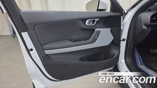 Polestar Polestar 2 2023 — photo 14