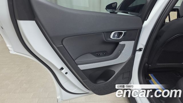 Polestar Polestar 2 2023 — photo 15