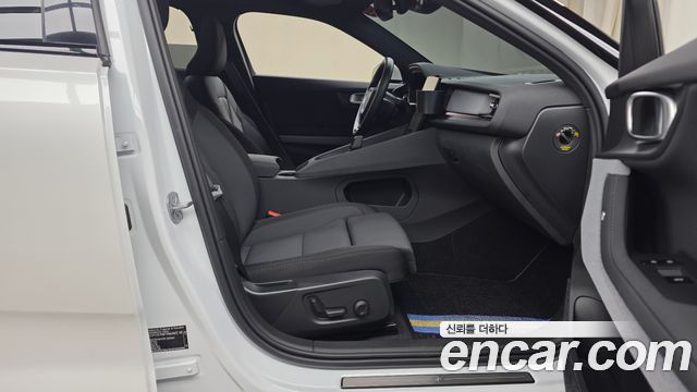 Polestar Polestar 2 2023 — photo 16
