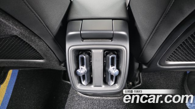 Polestar Polestar 2 2023 — photo 32