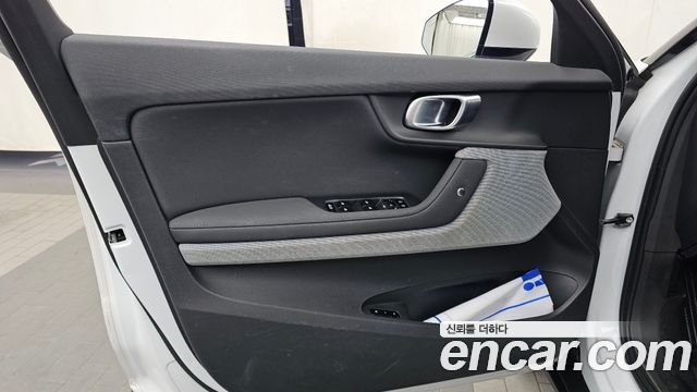 Polestar Polestar 2 2023 — photo 14