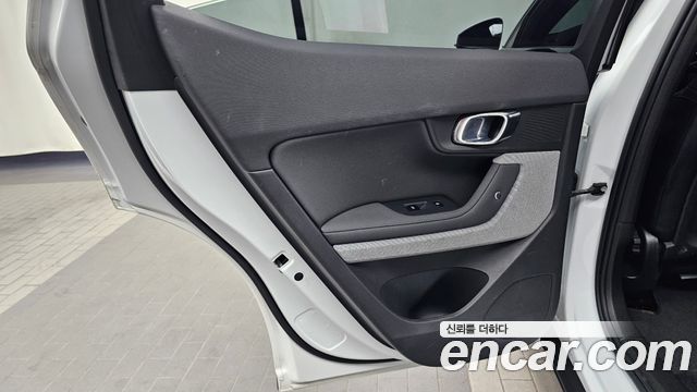 Polestar Polestar 2 2023 — photo 15