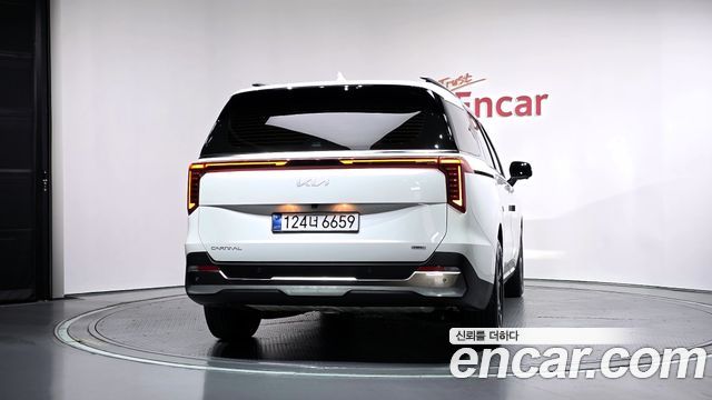 Kia Canival 2025 — photo 4