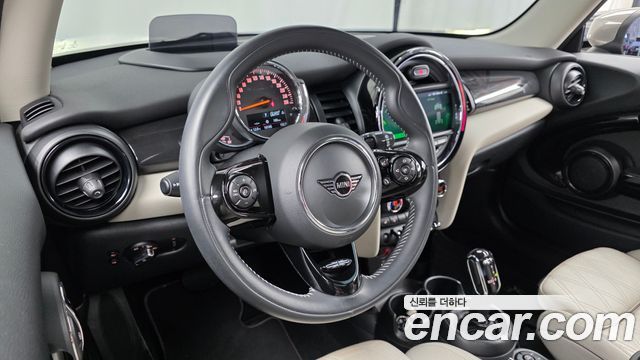 Mini Cooper 2020 — photo 18